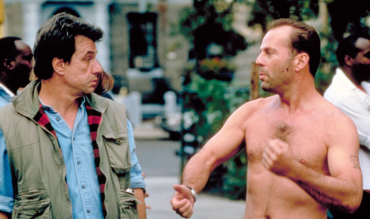 DIE HARD: WITH A VENGEANCE, from left: director John McTiernan, Bruce Willis on set, 1995, TM & Copy