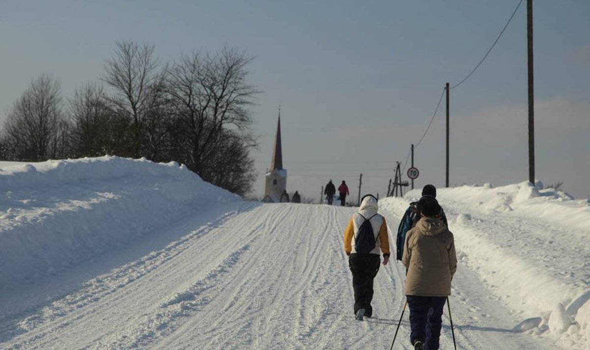 Matkale startis ligi 400 kõndijat, kes said nautida ergast kevadist päikest ja muinasjutulist talveilma.