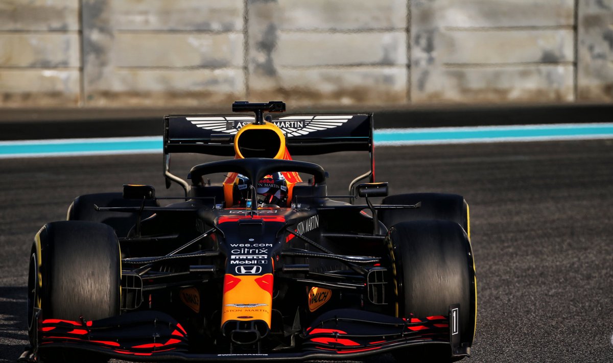 Jüri Vips sai detsembri keskpaigas testida tänavuse aasta Red Bulli F1 masinat.