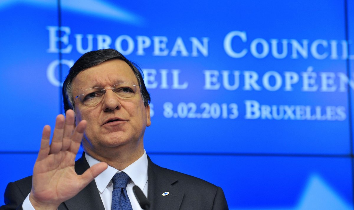 European Commission President Jose Manuel Barroso attend a press conference at the EU Headquarters on February 8, 2013 in Brussels, on the last day of a two-day European Union leaders summit.   After 24 hours of talks lasting through the night, European Union leaders finally clinched a deal on the bloc's next 2014-2020 budget, summit chair  and EU president Herman Van Rompuy said Friday. AFP PHOTO / GEORGES GOBET