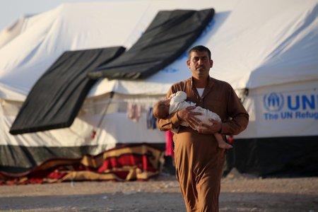 Süüria piiril asuvas laagris elab juba tuhandeid Mosuli põgenikke. Mida ägedamaks lähevad lahingud, seda rohkem põgenikke on oodata.