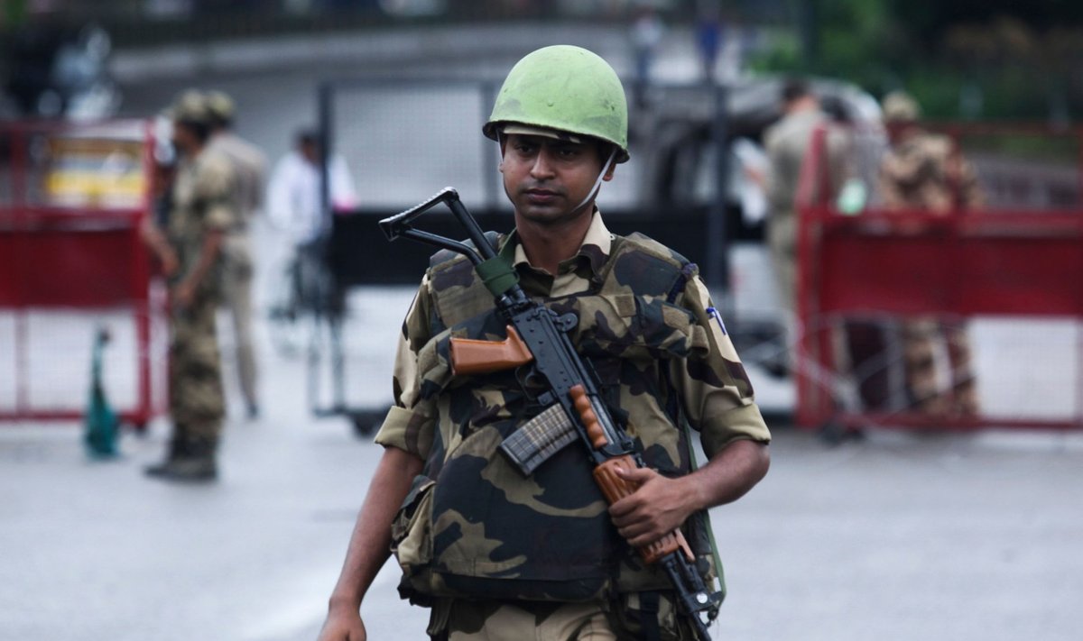 India on viimastel päevadel saatnud osariiki tuhandeid lisasõdureid.