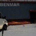 VIDEO: Viisakas Bentley limusiin sikutab kaubikut!