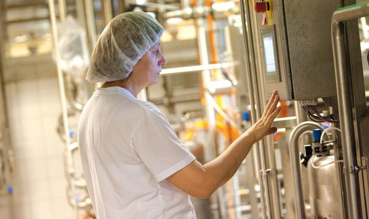 Maagi piimatööstuses käib nüüd tootmine uute masinatega.