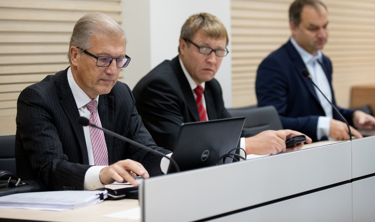 Tallinna Sadama korruptsiooniasja istung 27. oktoobril. Kohal olid vaid kohtualuste advokaadid, süüdistatuid endid mitte. Fotol vasakul Aivar Pilv