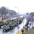 ФОТО: В Риге прошел военный парад в честь годовщины Латвийской Республики