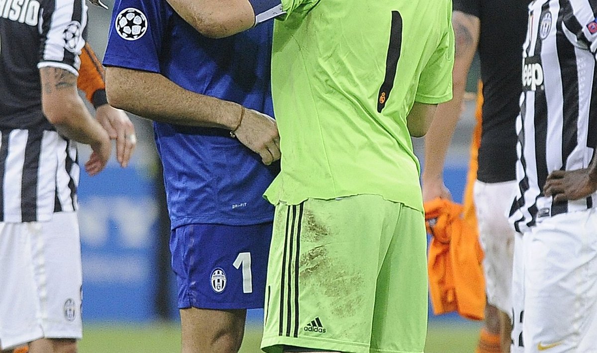 Gianluigi Buffon ja Iker Casillas