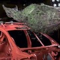 VIDEO: Jõulukuusest auto katusel võib saada surmarelv