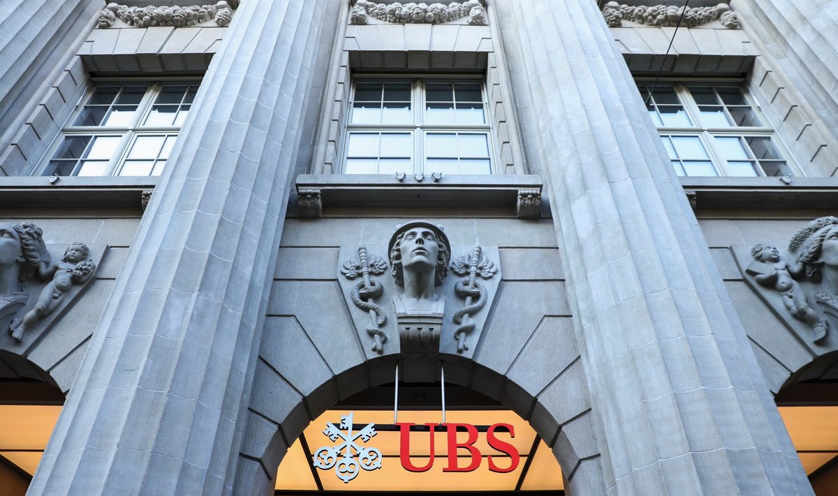 Pangandushiid UBS oli sunnitud konkurendi 3,25 miljardi frangi eest ära ostma.