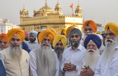 India: Canada Defence Minister Harjit Singh Sajjan Pays Obeisance At Golden Temple