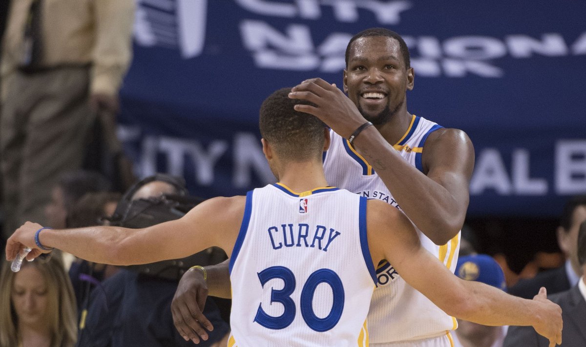 Stephen Curry ja Kevin Durant.