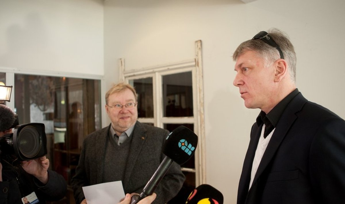 Mart Laar ja  Indrek Tarand pressikonverentsil