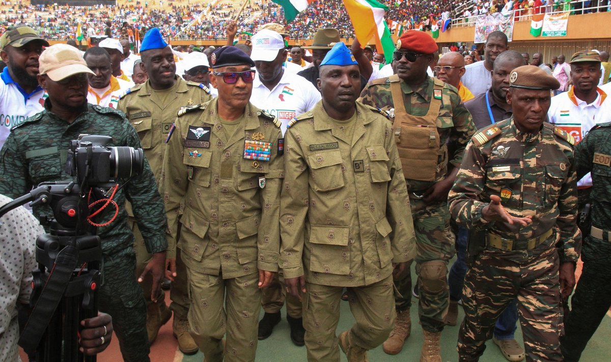 Nigeri sõjaväehunta esindajad 26. augustil Niameys