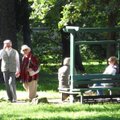 FOTOD: Vanavanemate päeval Löwenruh pargis võis silmata armsaid vanapaare