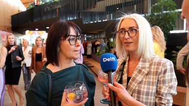 VIDEO | Moefännid avaldavad, millised piinlikud esemed peidavad ennast nende riidekapis: ulakas pesu, cheerleaderi kostüüm ja nailonsärk