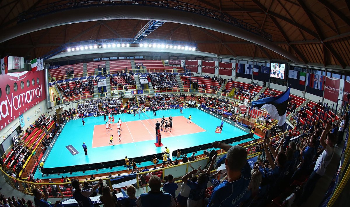 Eesti v Serbia võrkpallikoondise play-off mäng EM finaalturniiril Pala Yamamay Arenal Busto Arsizios. 