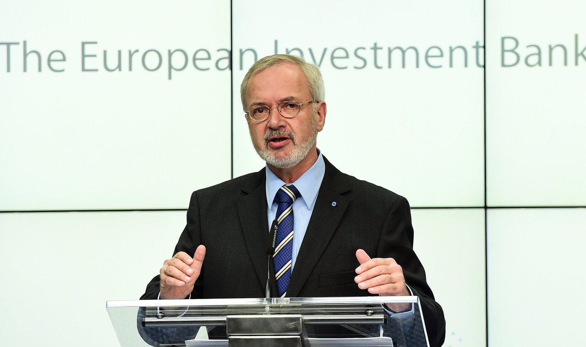 Euroopa Investeerimispanga juht Werner Hoyer märkis, et pank hakkab vältima saastamise rahastamist.