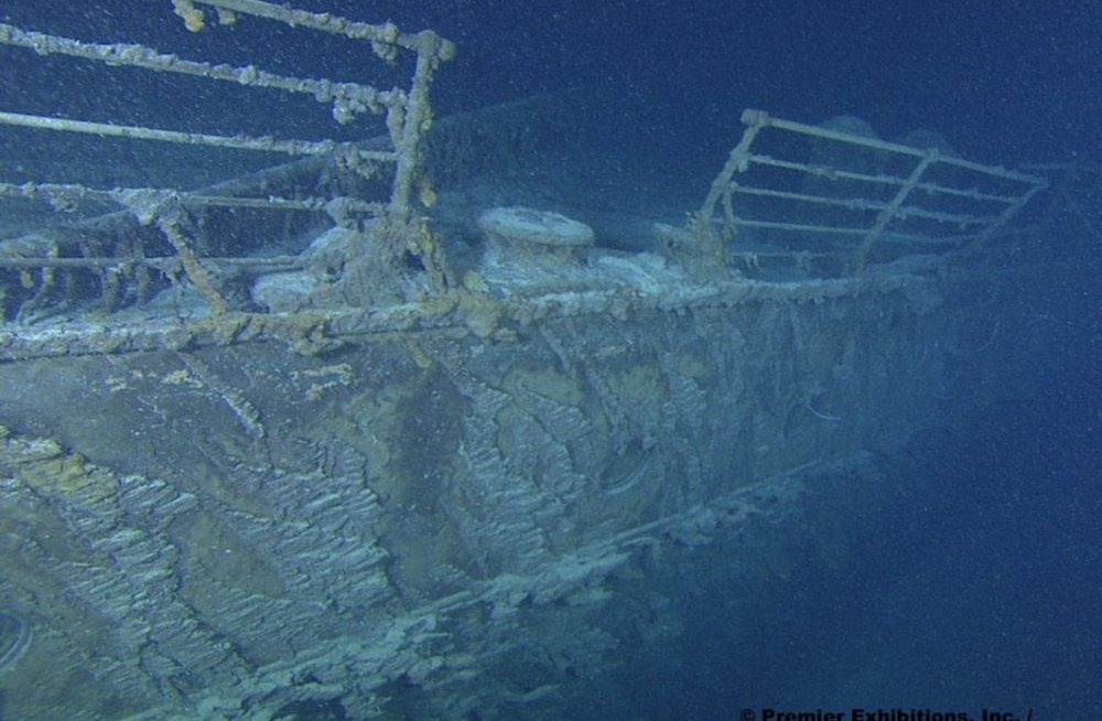Покажи где затонул титаник. Титаник под водой сейчас 2023. Титаник под водой 1985. Крушение ”Титаника” в Атлантическом океане. Титаник под водой 2022г.
