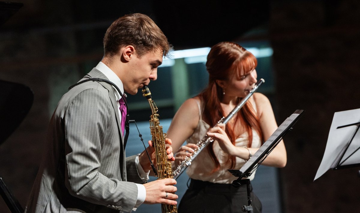 Musitseerivad stipendiaadid Joonas Neumann ja Susanne Rull, noored muusikud, kes kerkisid esile Kratt festivalil.