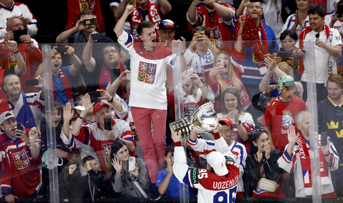 Сборная Чехии впервые за 14 лет выиграла чемпионат мира по хоккею