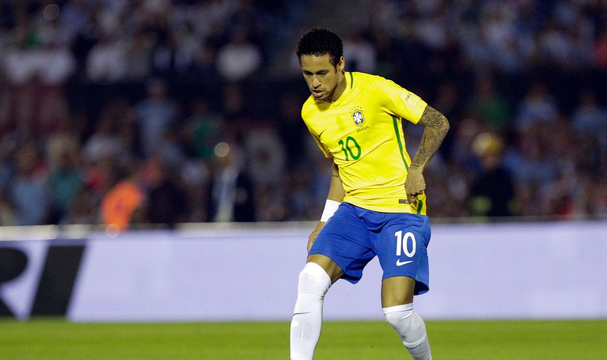 Neymar Brasiilia koondise särgis.