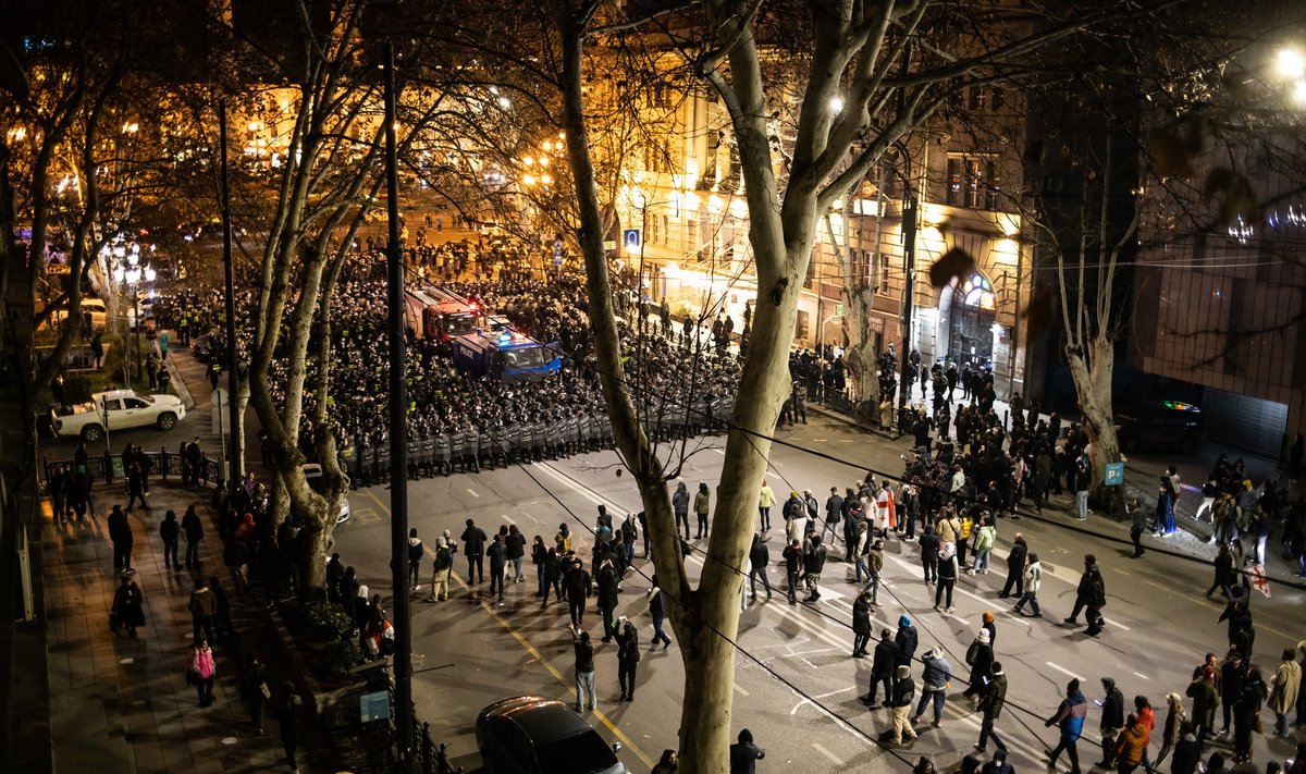 Разгон протестов в Тбилиси, день 2