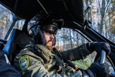 UTVs tuleb turvalisuse tagamiseks kanda turvavööd ning peas kiivrit.