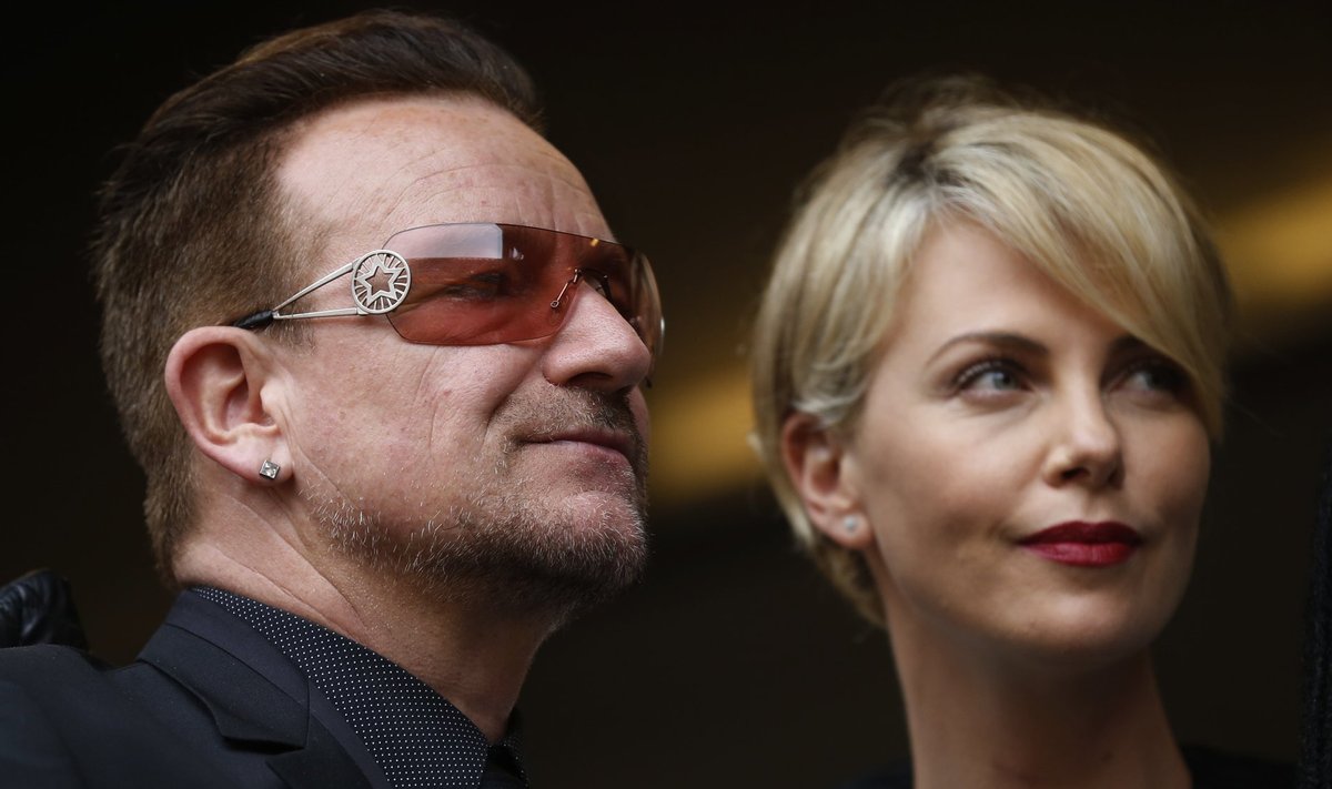 Bono ja Charlize Theron
