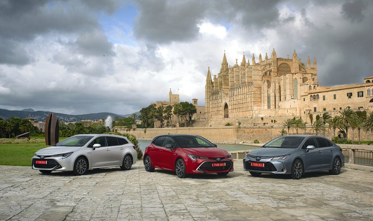 Toyota väikse keskklassi mudelirivi on tänavusest aastast senisest selgem. On üks Corolla: nii luukpära, universaali kui ka sedaanina.