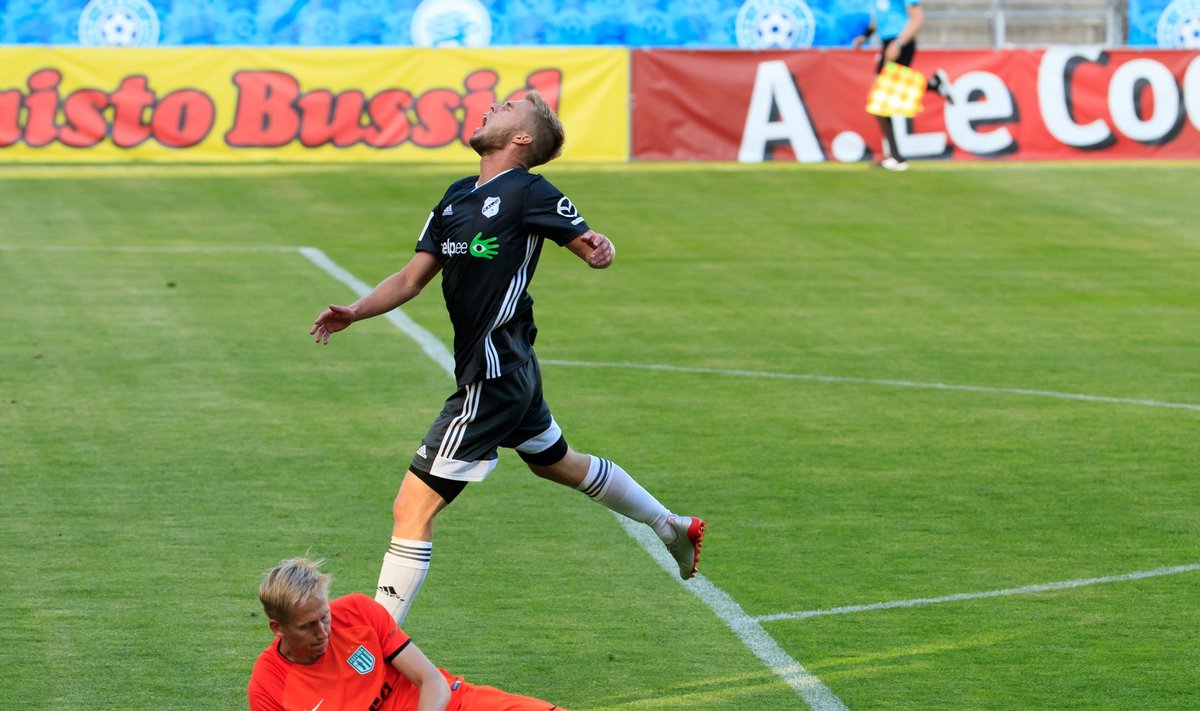 Jalgpalli Premium liigia 16. vooru kohtumises võitis Nõmme Kalju seisuga 1:0 FC Florat.