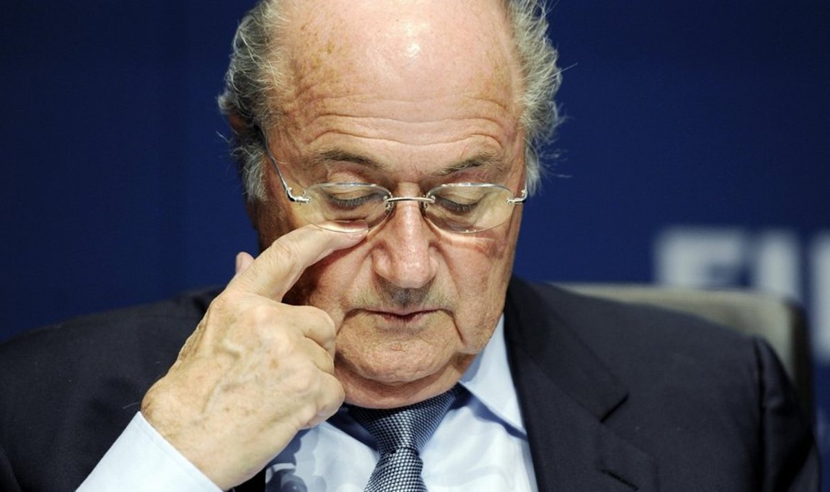Nüüd läks küll veidi nihu: Blatter sai vihavaenlasi kuhjaga juurde