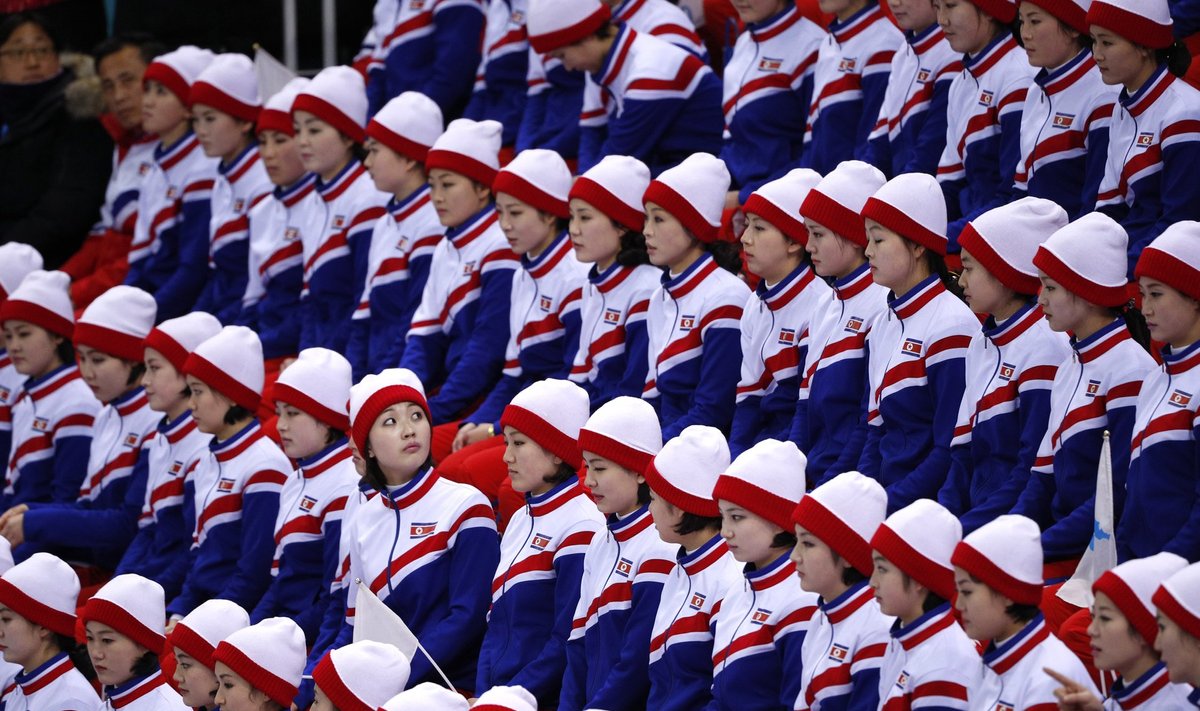 Pyeongchangi taliolümpiamängudel viibivatele Põhja-Korea ergutustüdrukutele võib saada saatuslikuks ka üksainus pilk kõrvale.