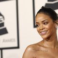 UUS TREND? Rihanna kandis pluusi asemel läbipaistvat rinnahoidjat