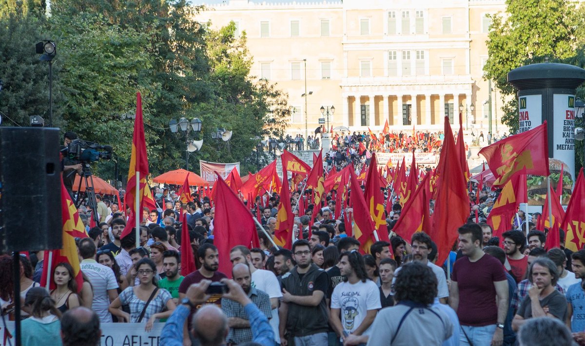 Neljapäevaõhtused meeleavaldused Ateenas