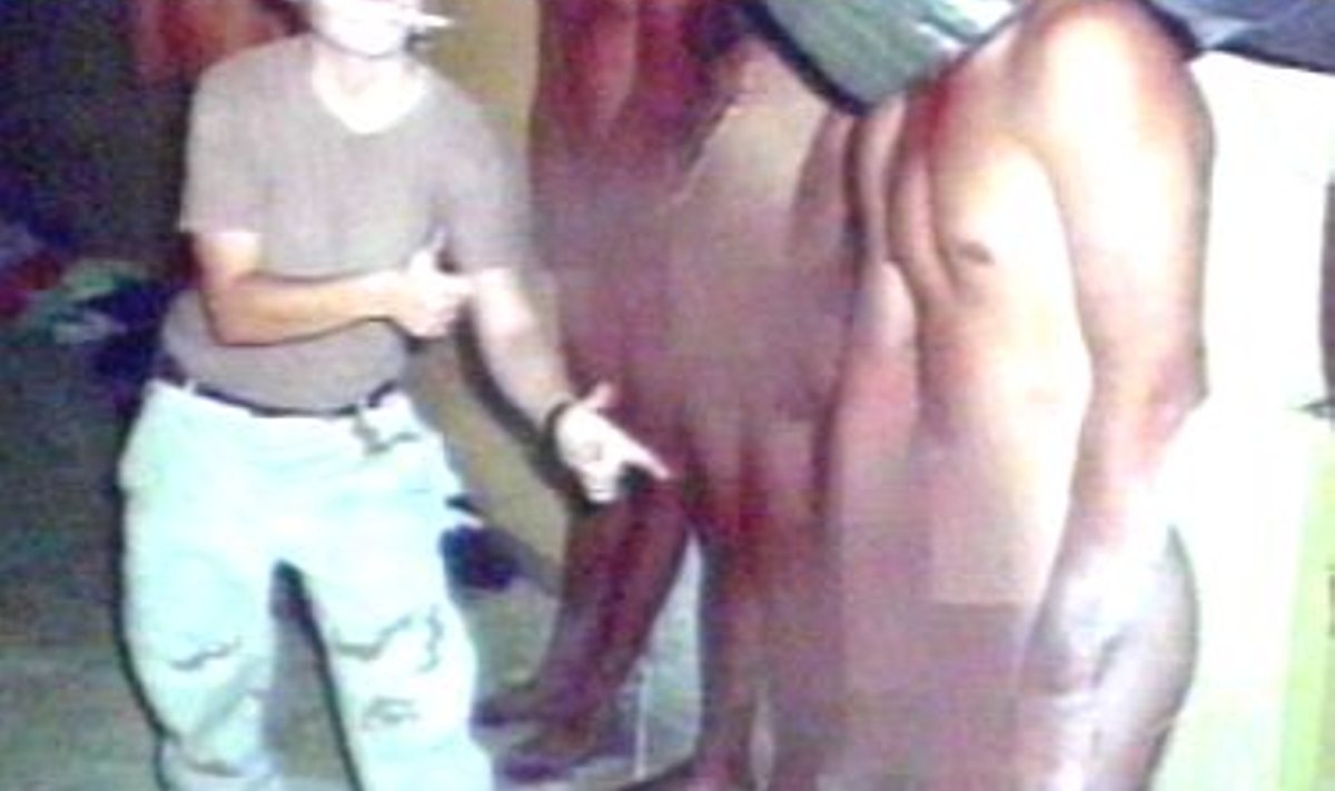 Lynndie England, Abu Ghraib