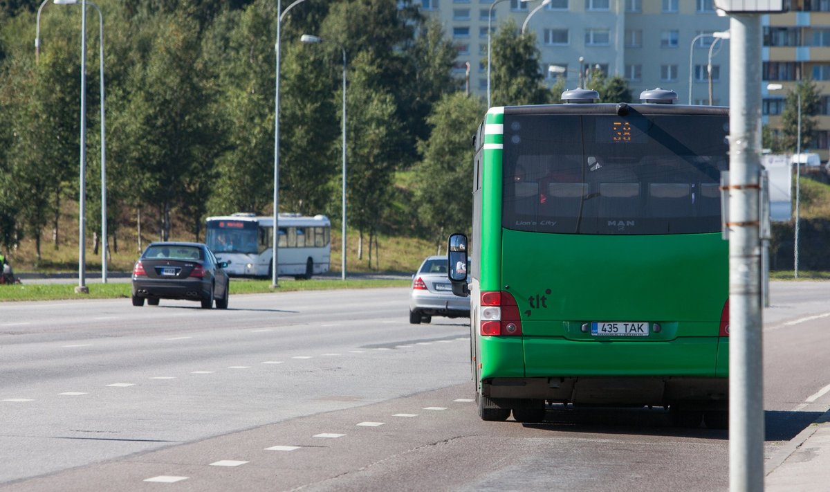 Buss Lasnamäel (foto on illustreeriv)