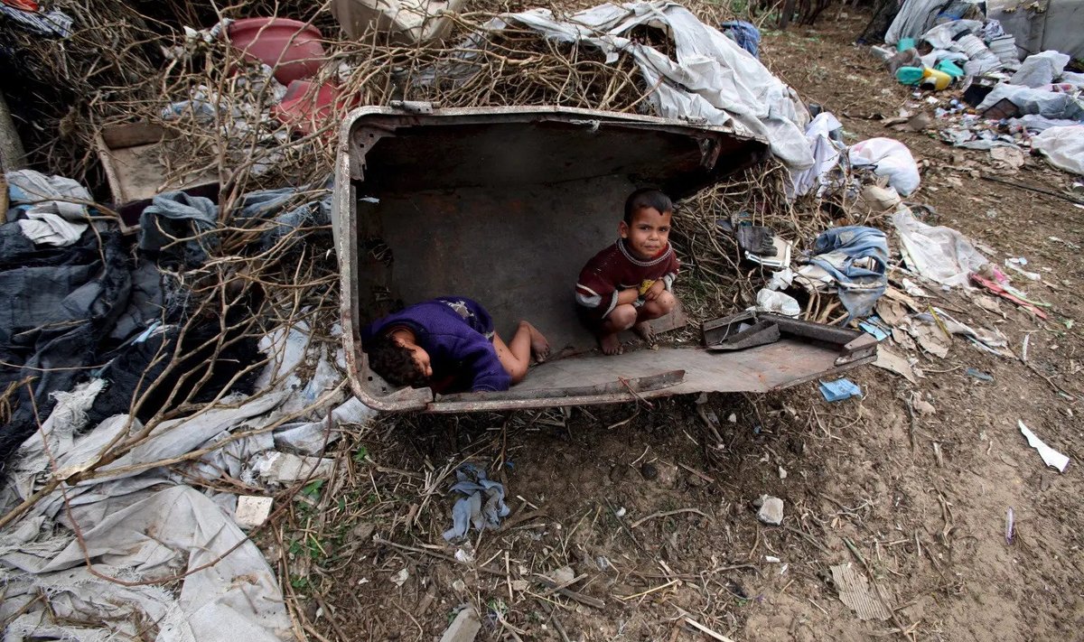 Gaza sektoris eksisteerivad kõrvuti trööstitu vaesus ja Araabia muinasjuttudest tuntud enneolematu rikkus.