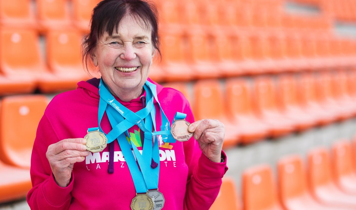 Praeguseks on Leili jooksnud 377 maratoni. See on Eesti naiste rekord, aga isegi maailma edetabelis on ta esimese saja hulgas figureerinud.