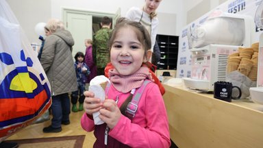 GALERII | Riigikogu avatud uste päeval sai pehmet jäätist ja osaleda Jüri Ratase loosimängus 