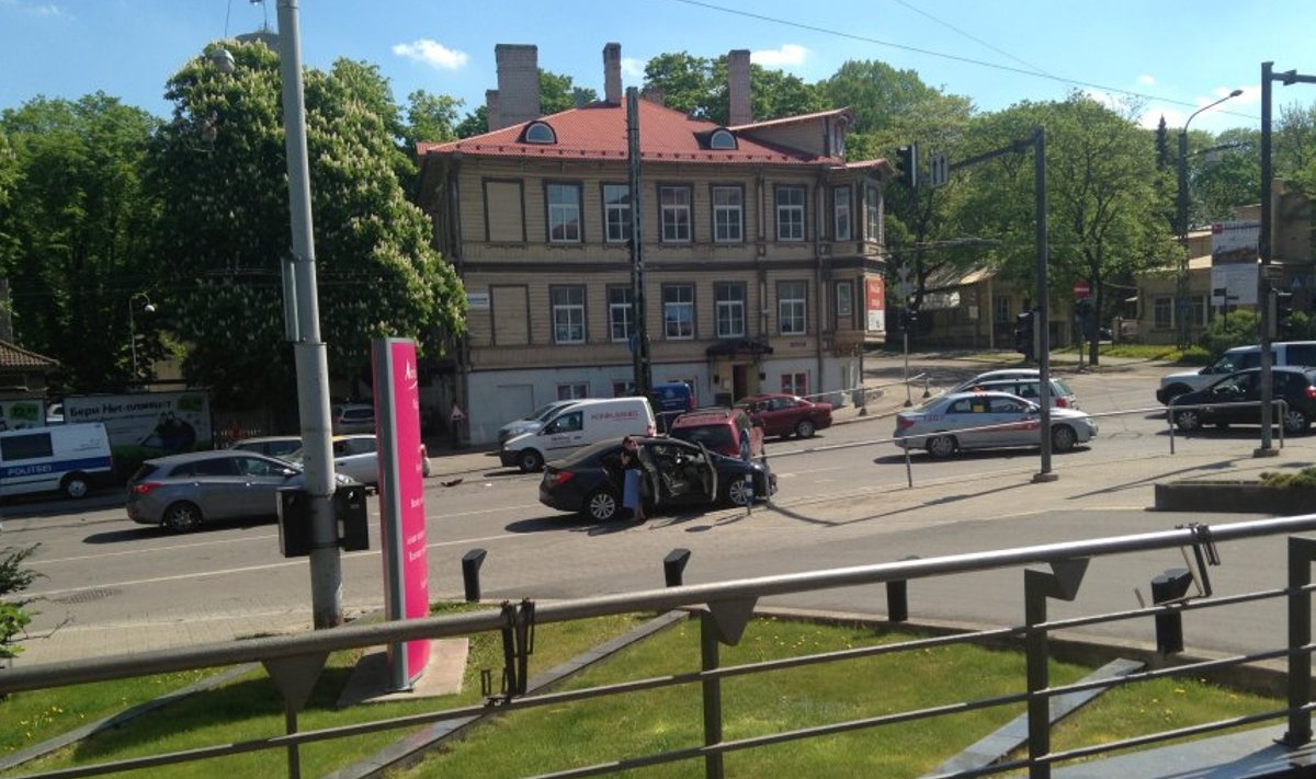 Liiklusõnnetus hotell Tallinna ees