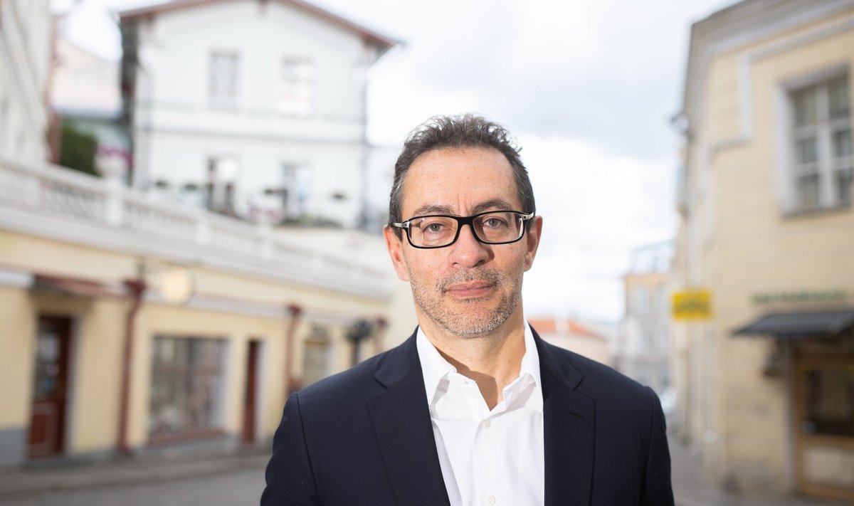 AMEERIKA MEES NAGU MUISTE: Advokaat Juan P. Morillo ütleb, et on vaadetelt Ronald Reagani koolkonna vabariiklane.