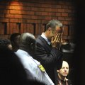 FOTOD: Elukaaslase tapmises süüdistatav Pistorius ei suutnud kohtus emotsioone tagasi hoida