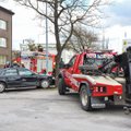 ФОТО: В Вильянди столкнулись три автомобиля. Досталось и прибывшему на место полицейскому микроавтобусу