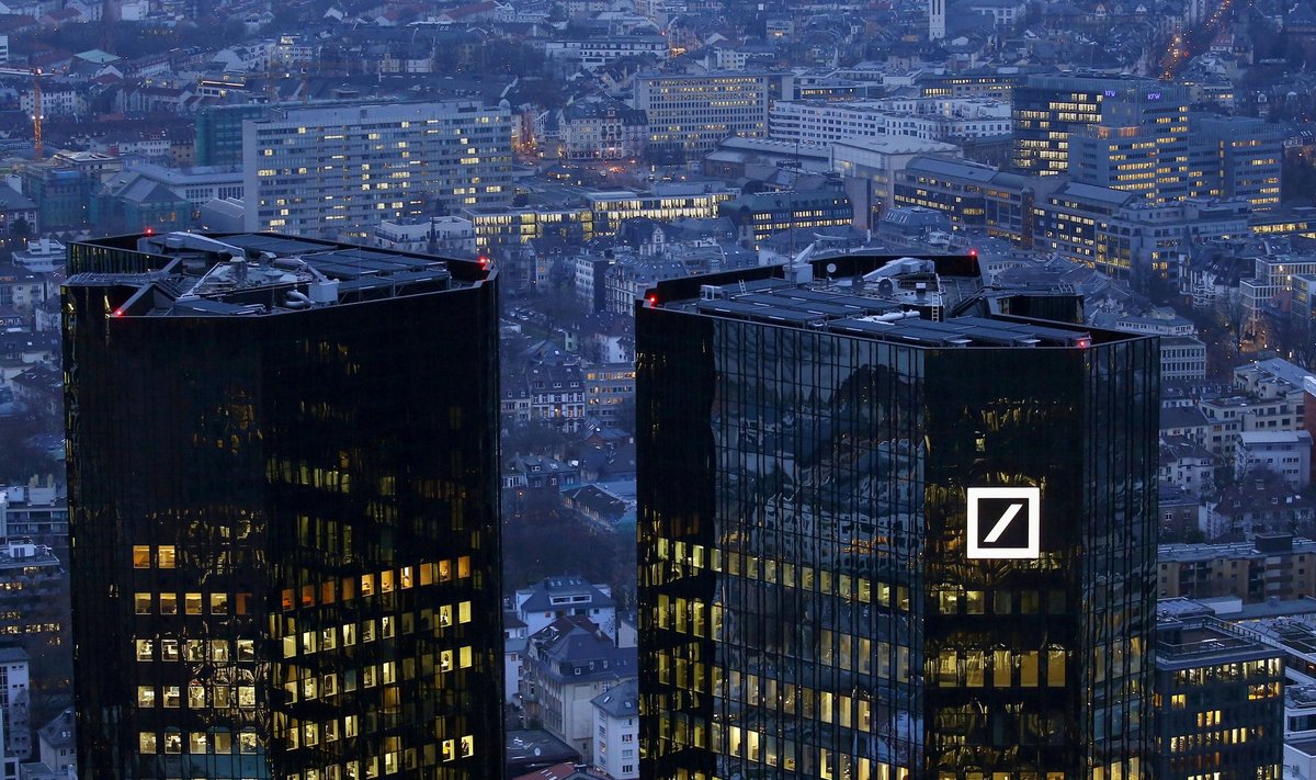 Deutsche Banki kaksiktornid Frankfurdis on mattunud pahaendelisse hämarusse, mis tegelikult ümbritseb kogu pangandust.