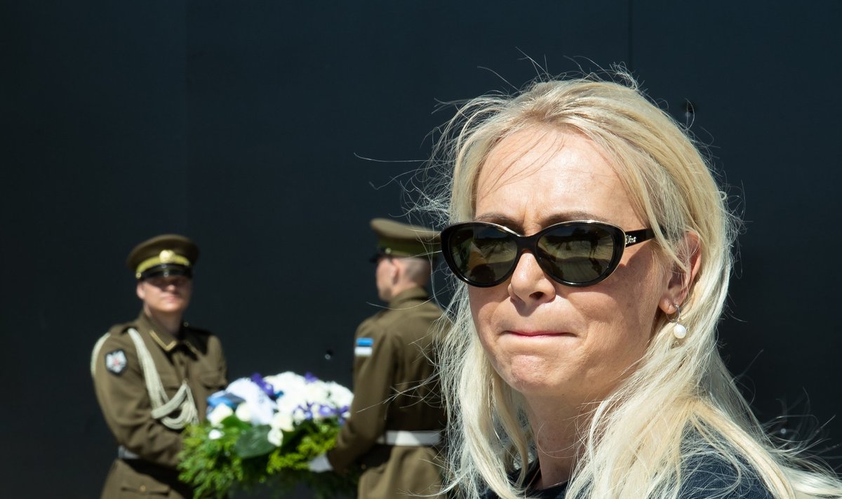 Riina Solman juuniküüditamise ohvrite mälestamisel Tallinnas, 14. juunil