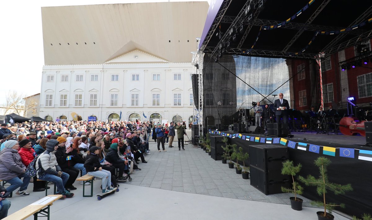 Euroopa päeva kontsert Narva raekoja platsil.