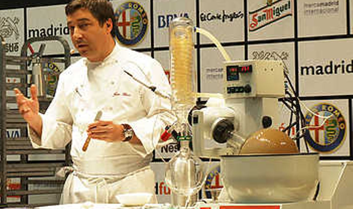 TULEVIKUROOG: Ferrani looming ei sünni traditsioonilises köögis pottide-pannide keskel, vaid katseklaase täis laboris. Dimitri Demjanov