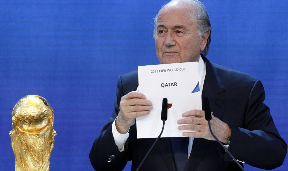 Sepp Blatter kuulutab 2010. aastal Katari MM 2022 korraldajaks
