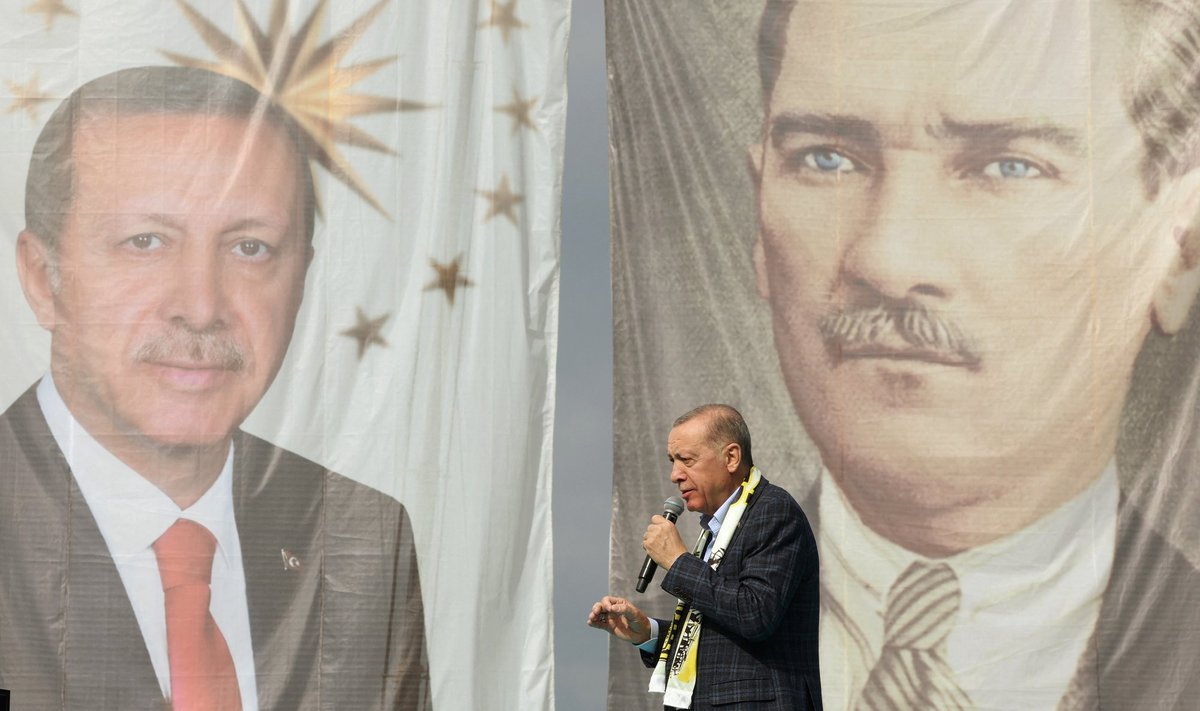 Nädalavahetusel pärast terviseriket valijate ette astunud Erdoğan jättis märksa väsinuma mulje kui kampaaniafotol.