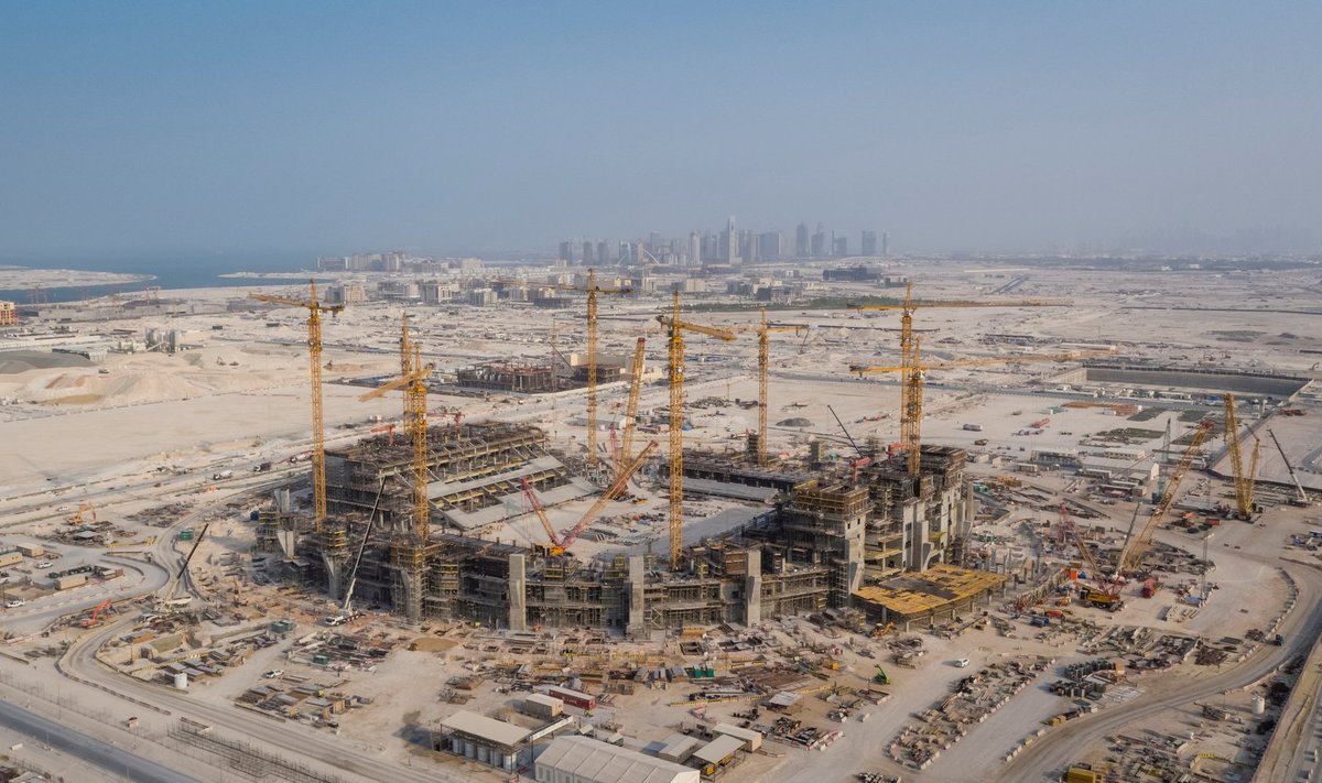 Nagu ka Kataris, ehitatakse Saudi Araabias jalgpallistaadione keset kõrbe.